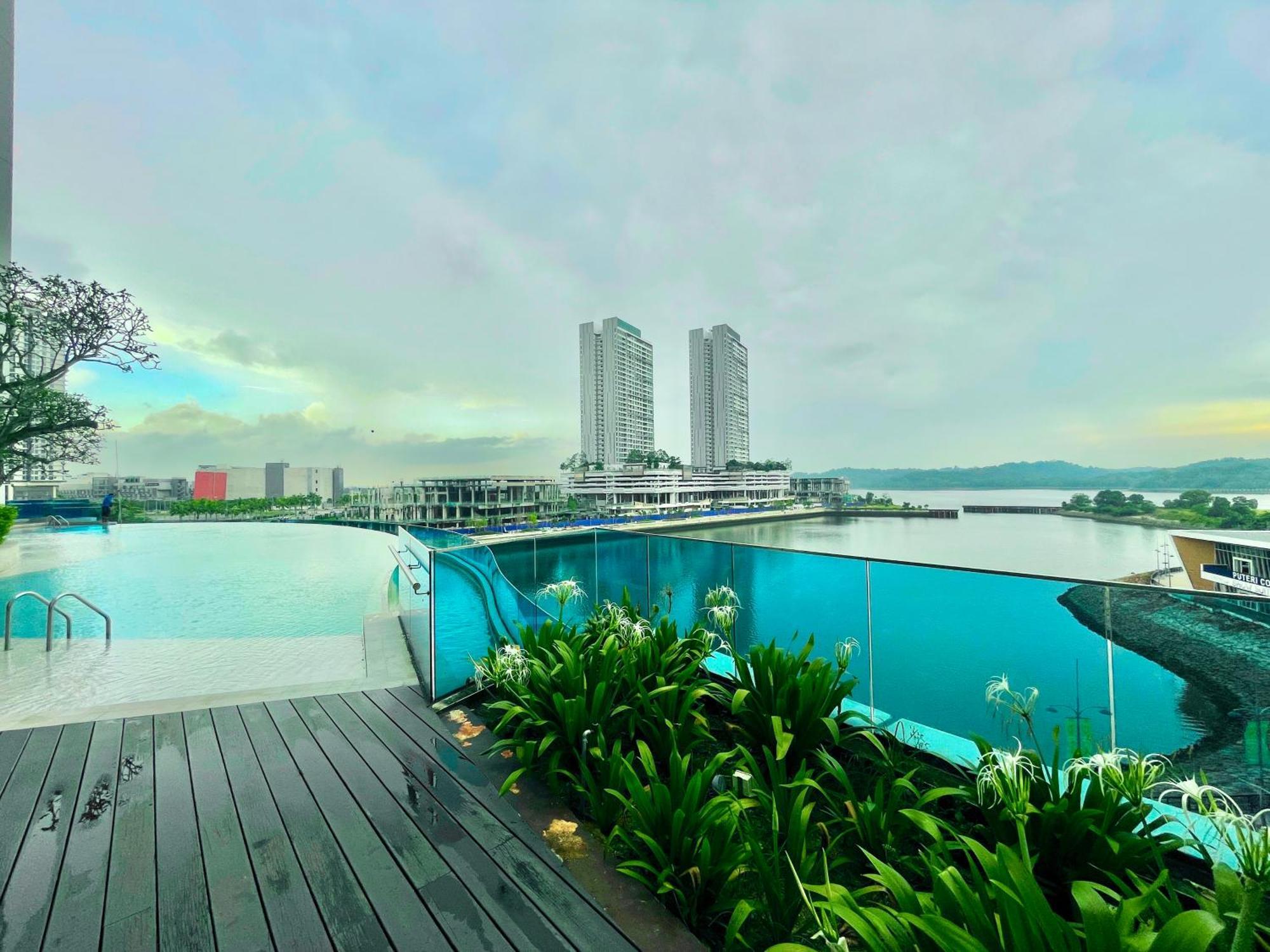 Pinetree Puteri Harbour @ Uha Apartment นุสาจายา ภายนอก รูปภาพ